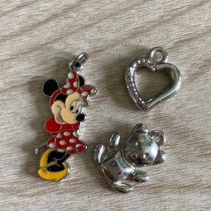 Necklace/bracelet charms